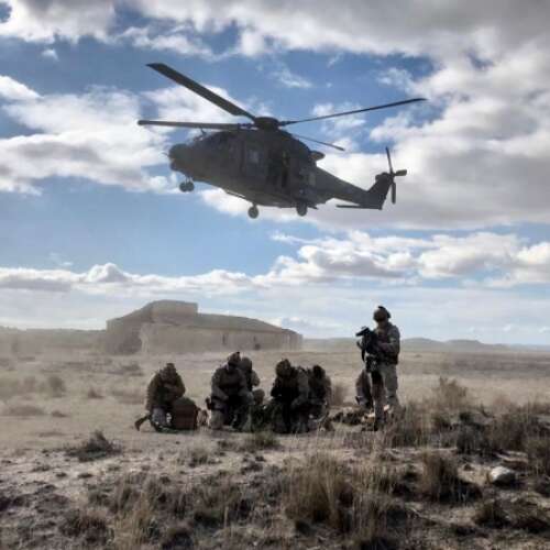 13/nov/2021.    El EZAPAC realiza la primera maniobra “Fast Roping”